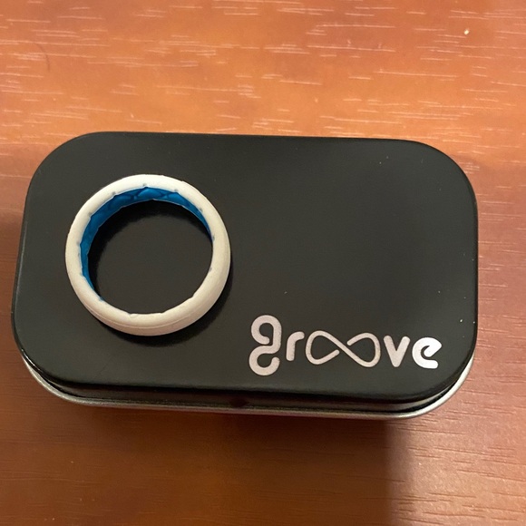 groove Jewelry - Groove Life White Ring with Blue Accent. Comes with black tin.